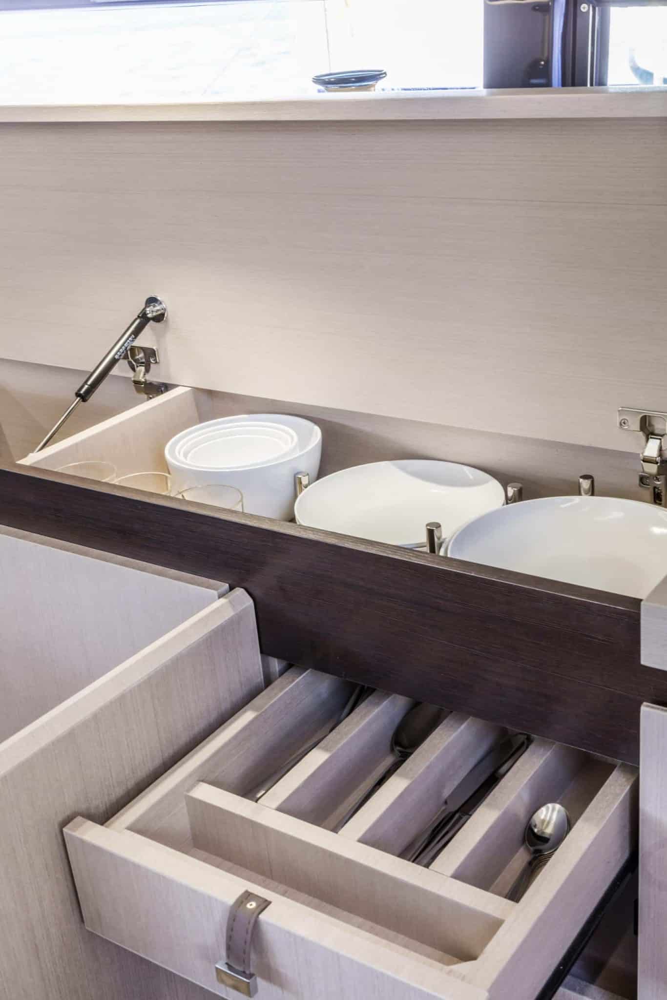 41aead28-aec4-42f0-9b0a-b58f36bccf0fINVICTUS(20)320GT-769-min