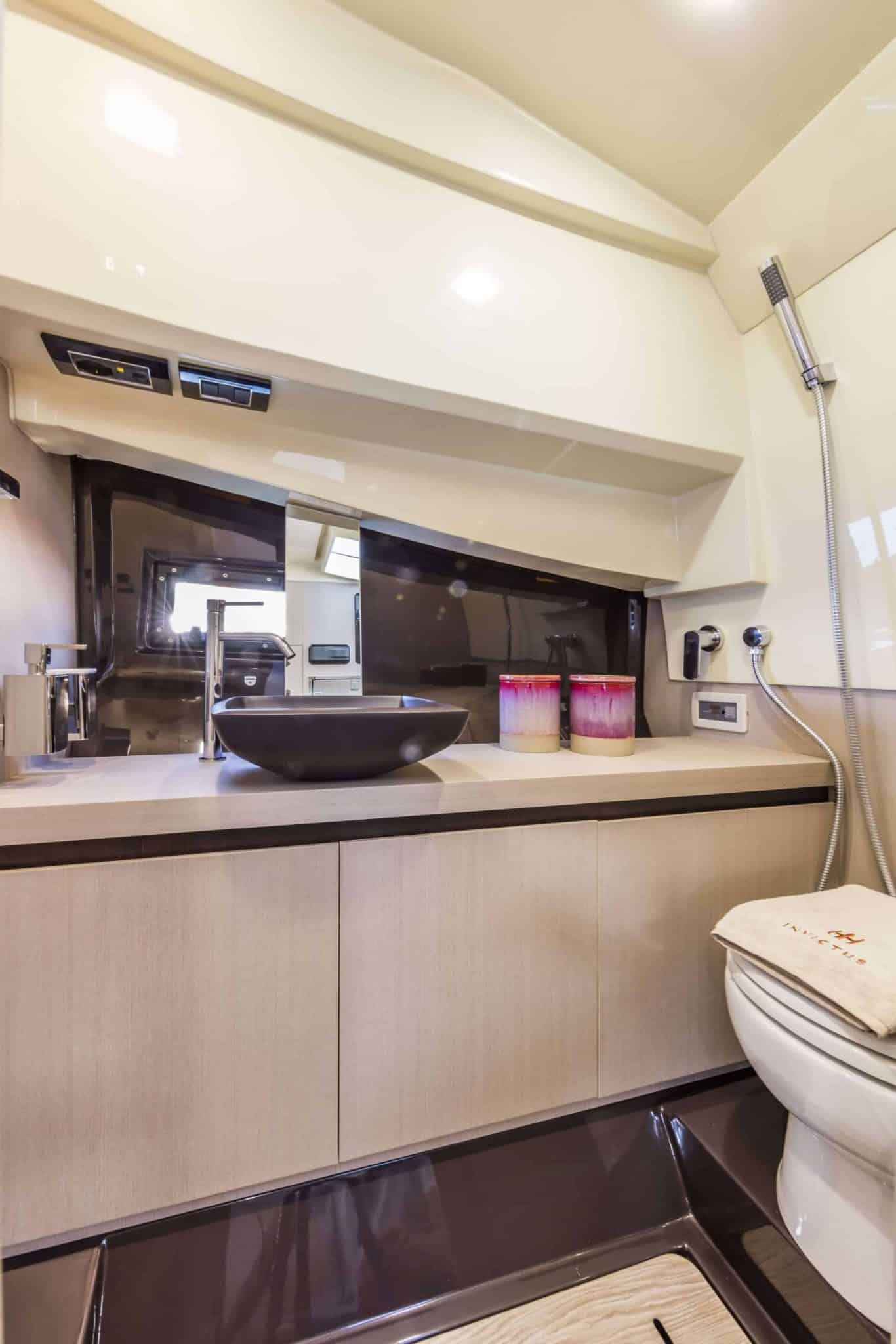 ea979b6c-7f9a-4e26-b6e9-d48341e9c840INVICTUS(20)320GT-775