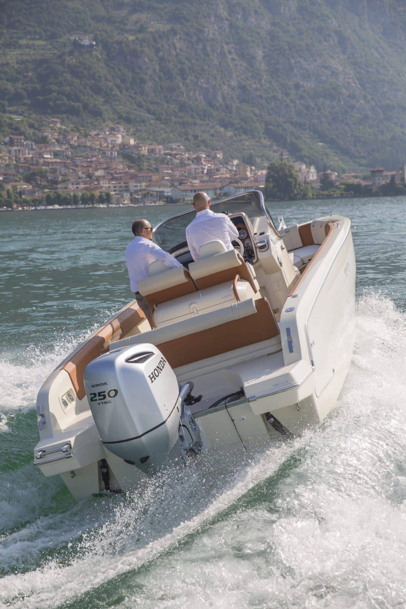 3def5482-b019-4ce1-a16c-1b12e90834562Y2A6136