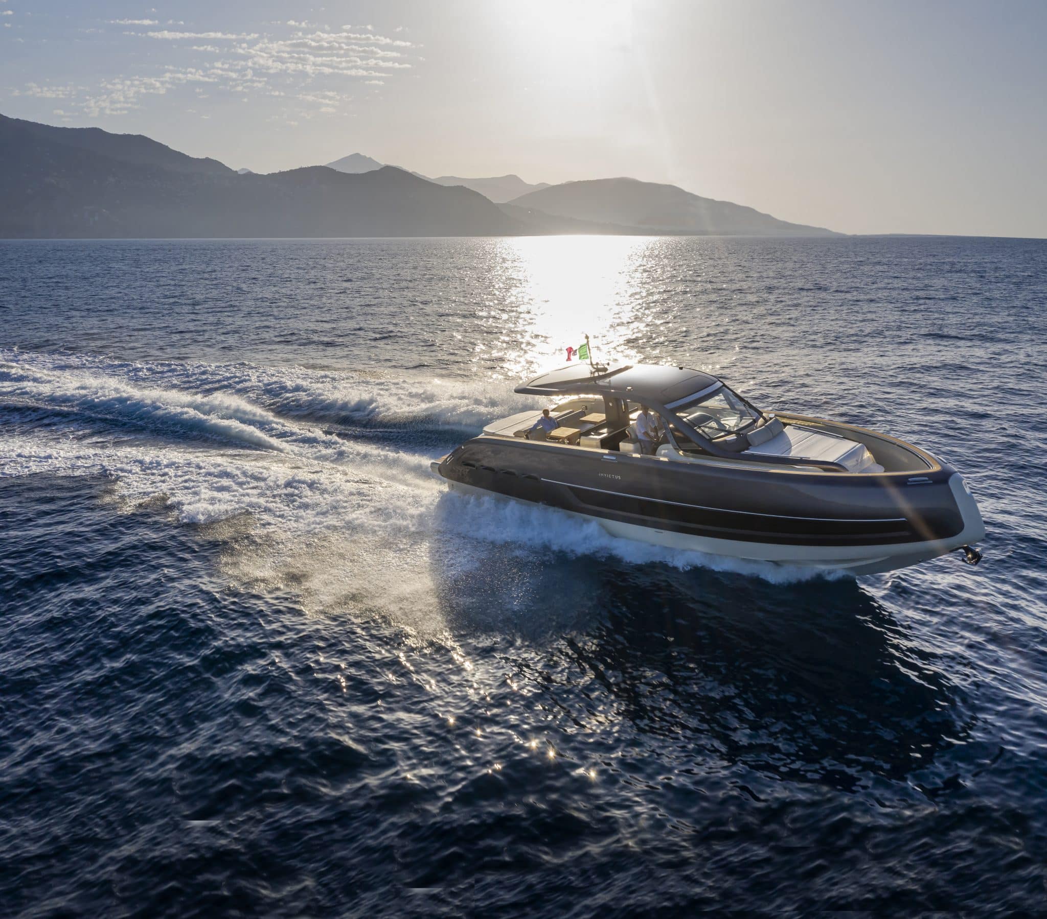 InvictusYacht_TT460_4